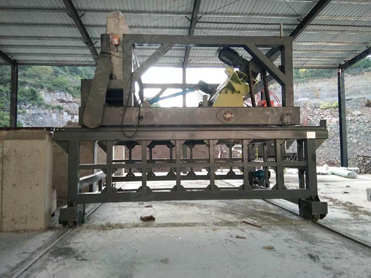 有機(jī)肥翻拋機(jī)在有機(jī)肥生產(chǎn)中起到什么作用？